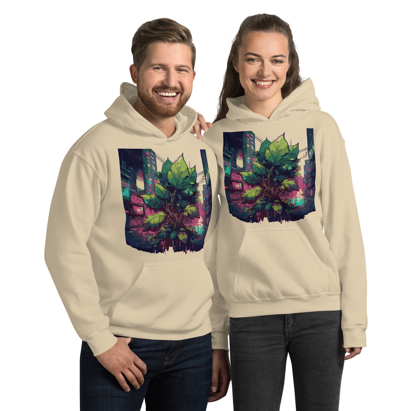 Paar aus Mann und Frau trägt einen Unisex-Kapuzenpullover mit Urban Roots Design | Farbe Sand